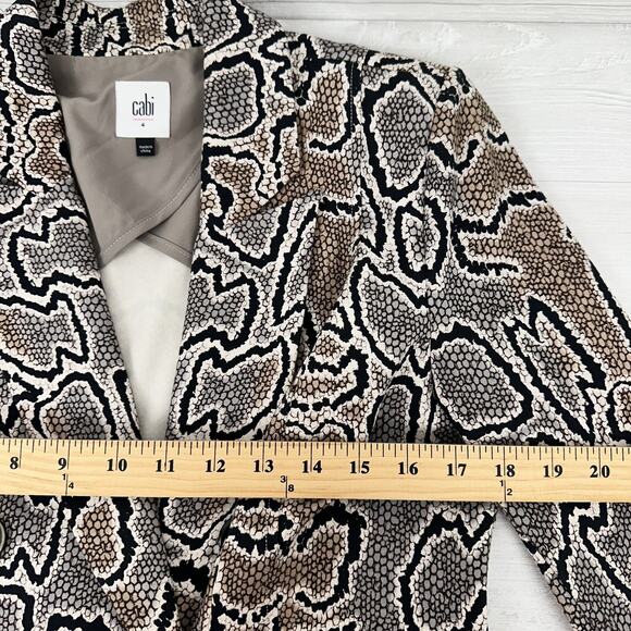 Cabi Double‎ Breasted Blazer Size 4 Python Snake Print Ponte Knit Gray Stretch - Picture 12 of 16